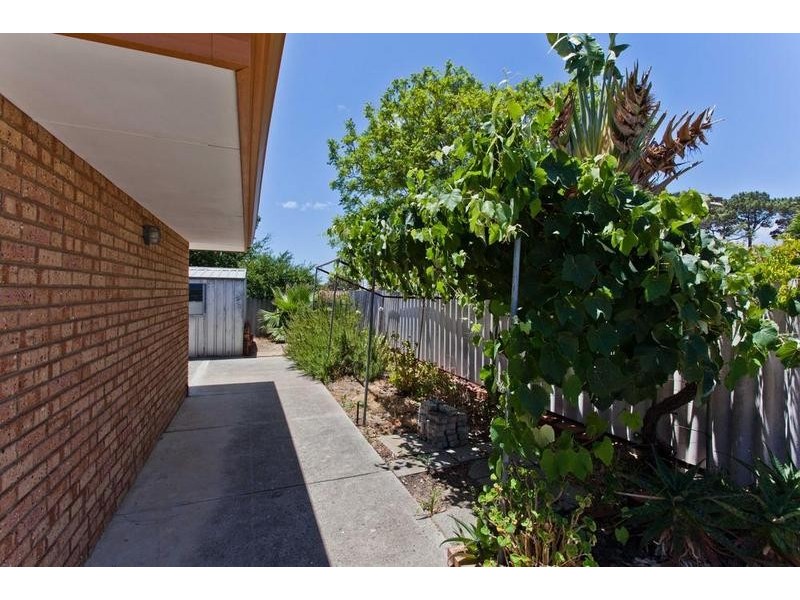 182 Winterfold Road, Kardinya WA 6163