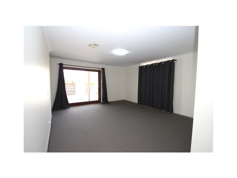 4 Pagneil Court, Hamilton Hill WA 6163