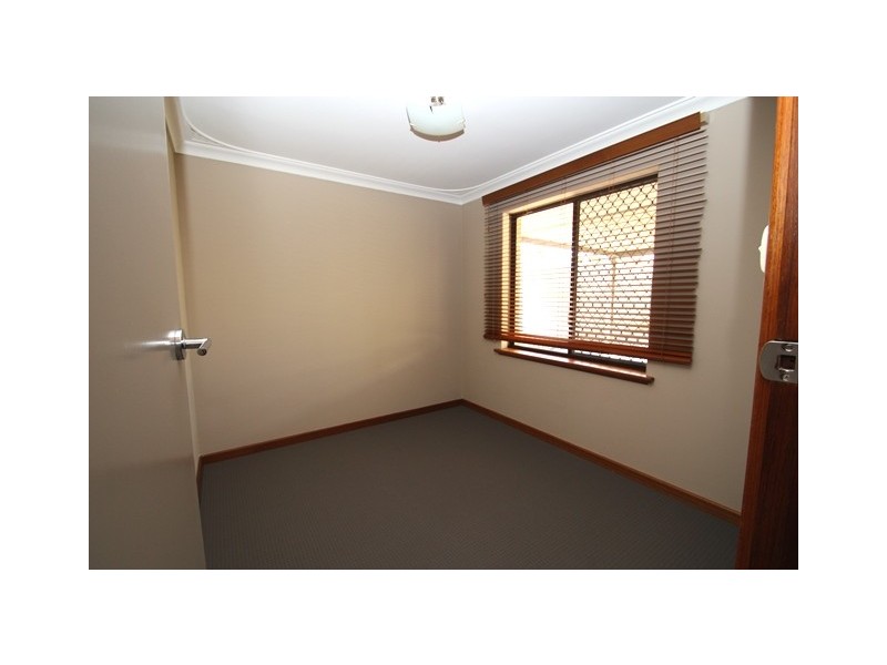 4 Pagneil Court, Hamilton Hill WA 6163