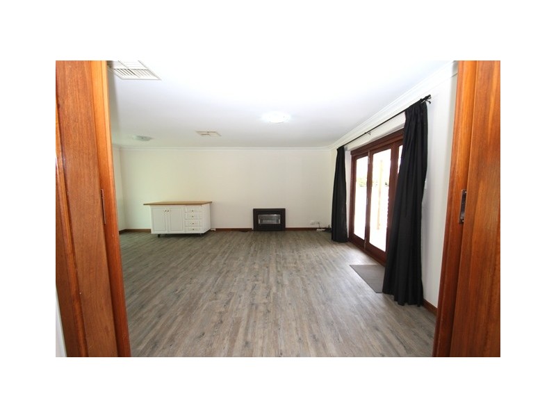 4 Pagneil Court, Hamilton Hill WA 6163