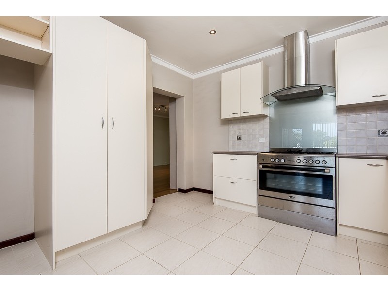 19 Glendower Way, Spearwood WA 6163
