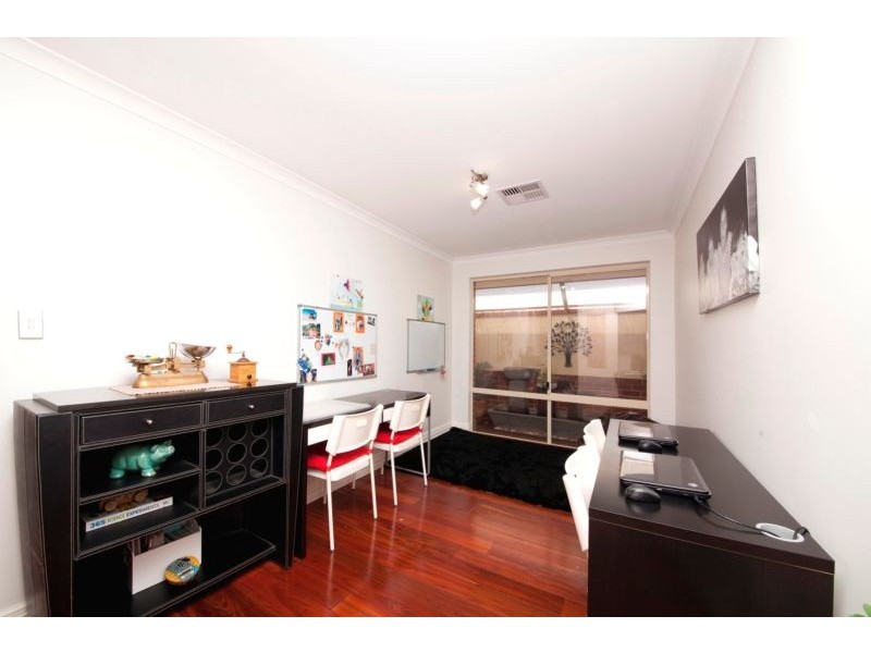 38 Crossland Way, Kardinya WA 6163