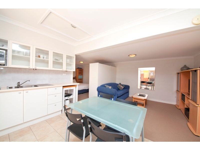 38 Crossland Way, Kardinya WA 6163