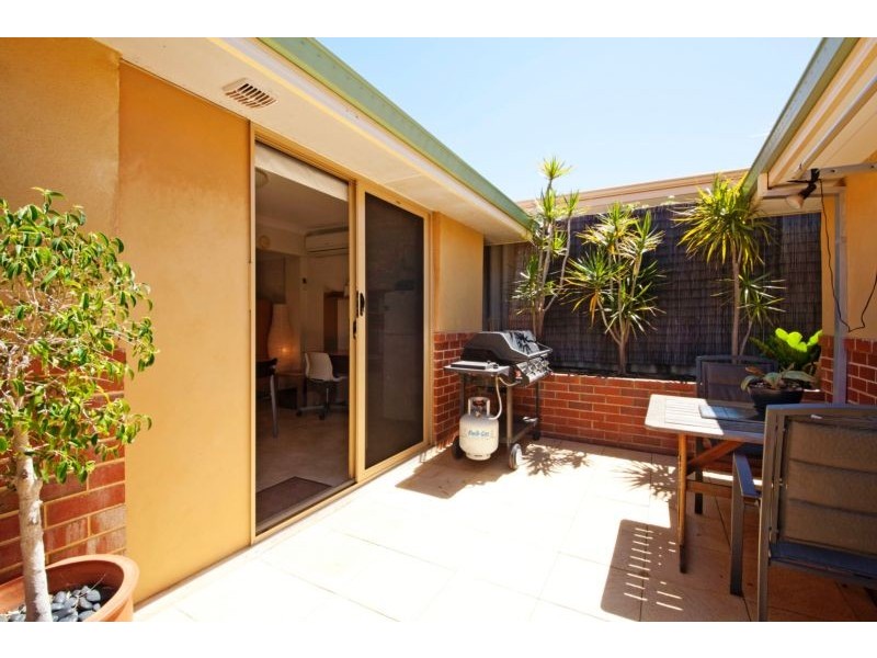 38 Crossland Way, Kardinya WA 6163