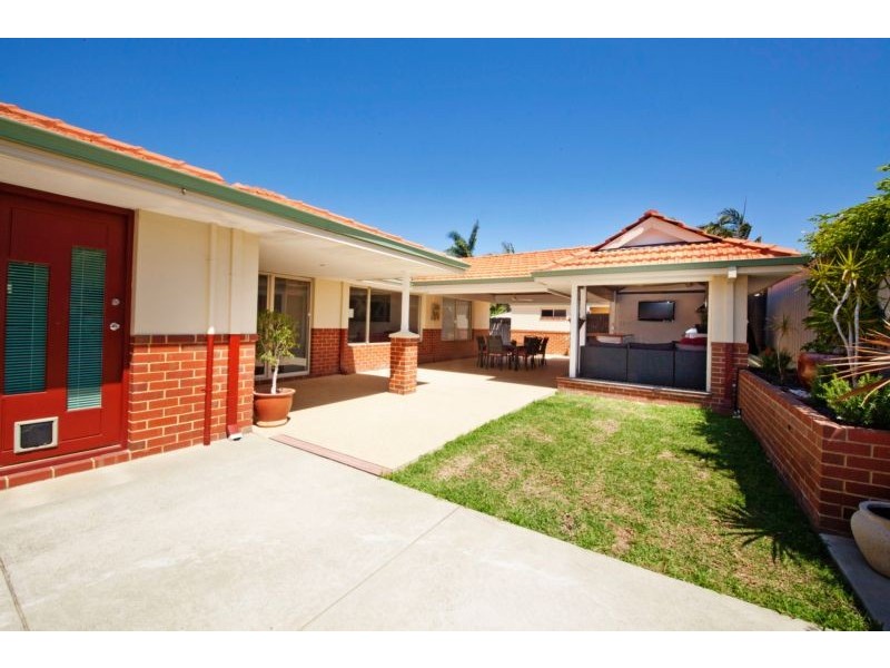 38 Crossland Way, Kardinya WA 6163