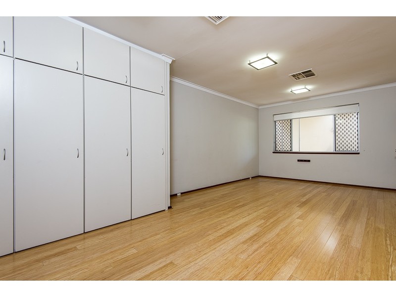 19 Glendower Way, Spearwood WA 6163