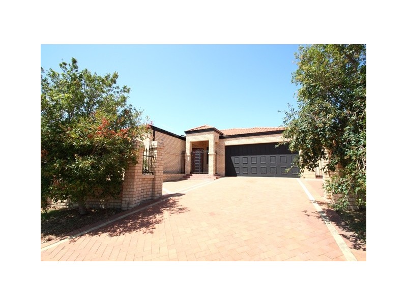 4 Cranberry Street, Coogee WA 6166