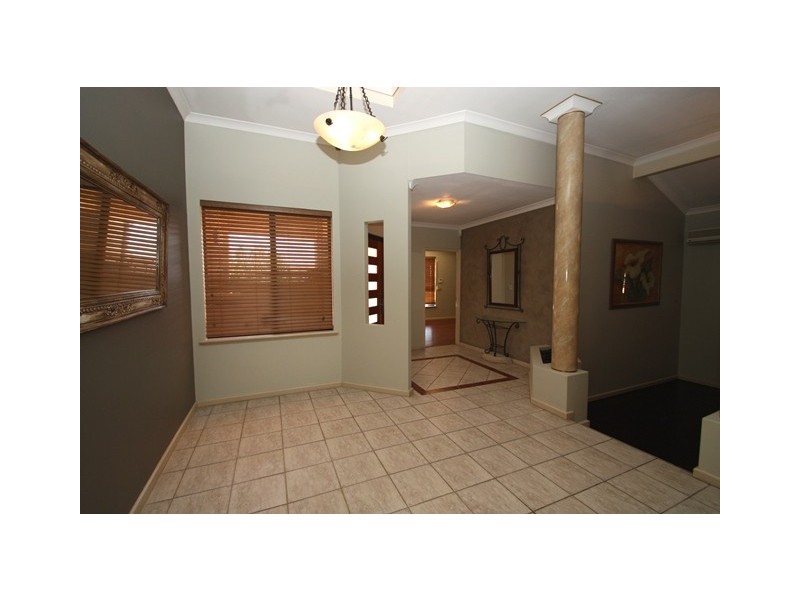 4 Cranberry Street, Coogee WA 6166