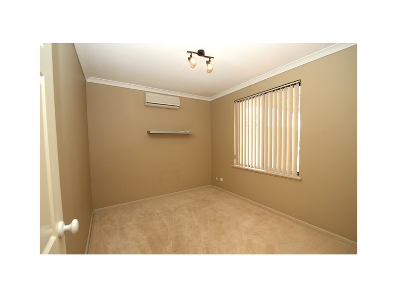 4 Cranberry Street, Coogee WA 6166