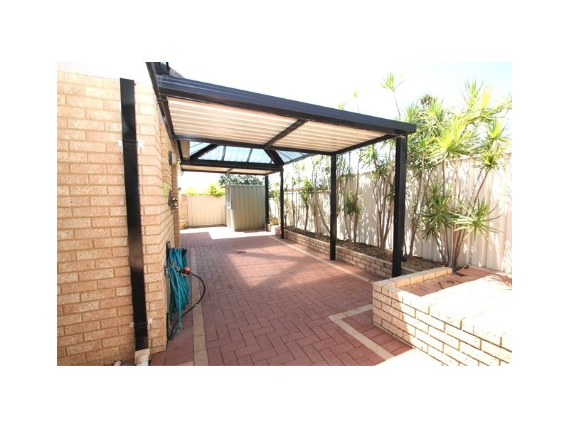 4 Cranberry Street, Coogee WA 6166