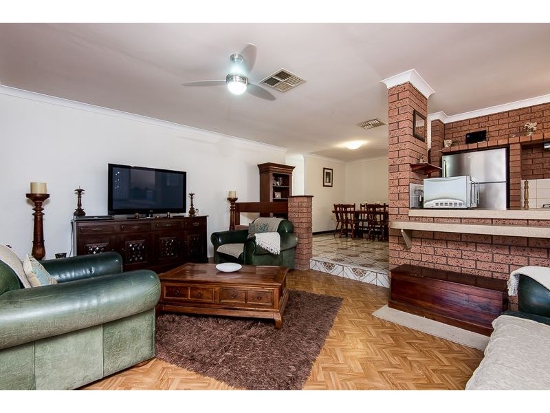 11 Lilly Court, Spearwood WA 6163