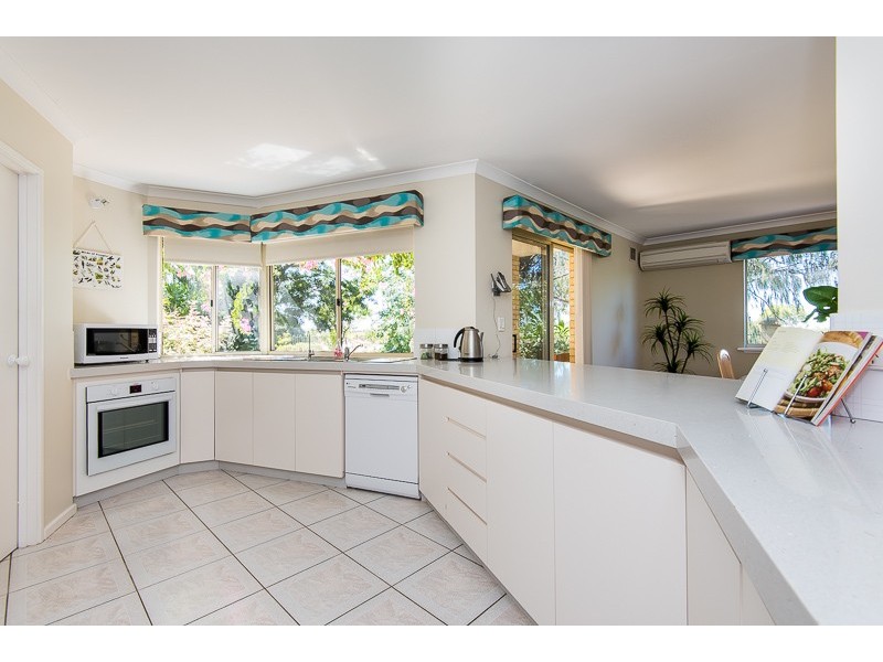 6 The Cove, Coogee WA 6166