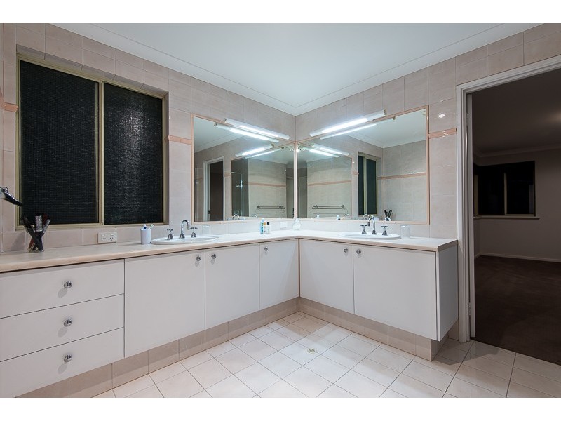 6 The Cove, Coogee WA 6166
