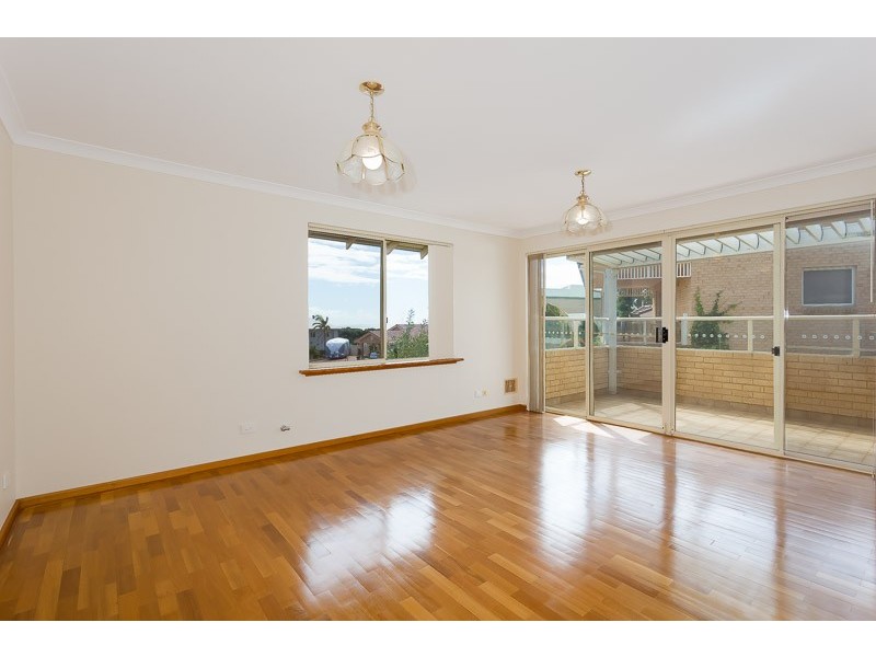 6 The Cove, Coogee WA 6166