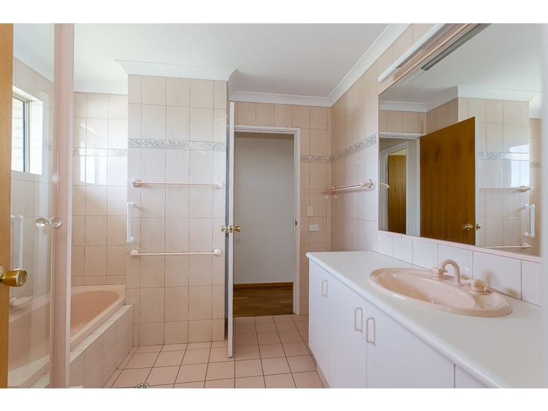 6 The Cove, Coogee WA 6166