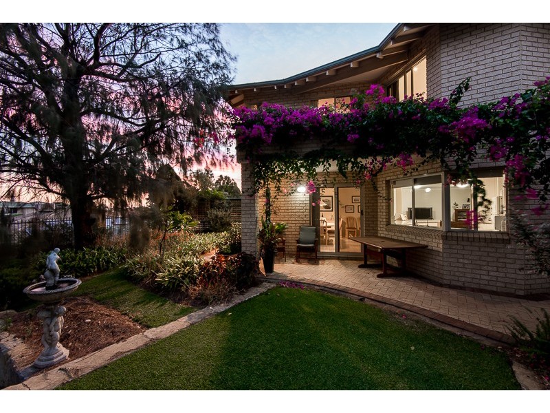 6 The Cove, Coogee WA 6166