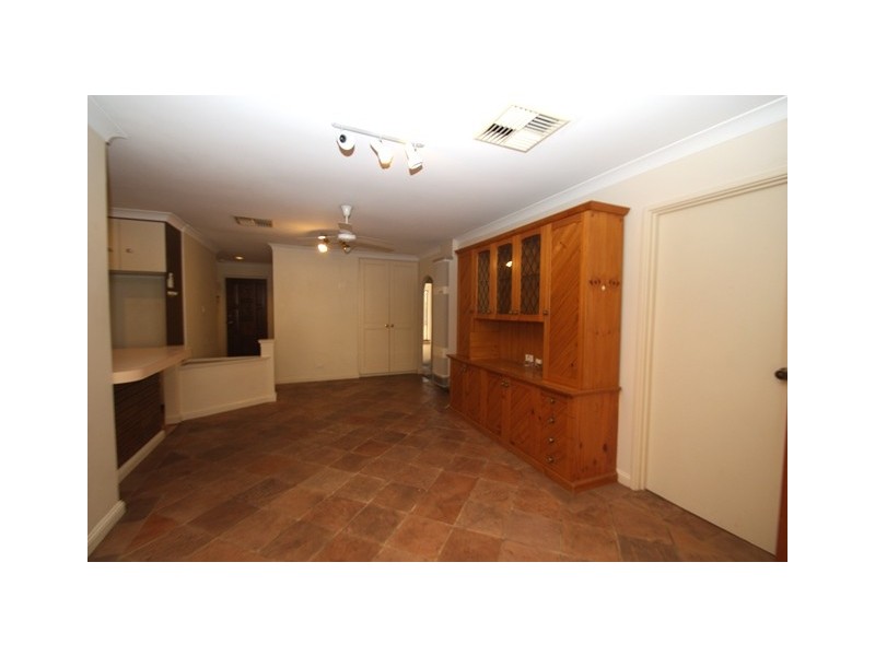 20 Greenham Place, Bibra Lake WA 6163