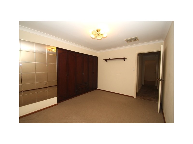 20 Greenham Place, Bibra Lake WA 6163