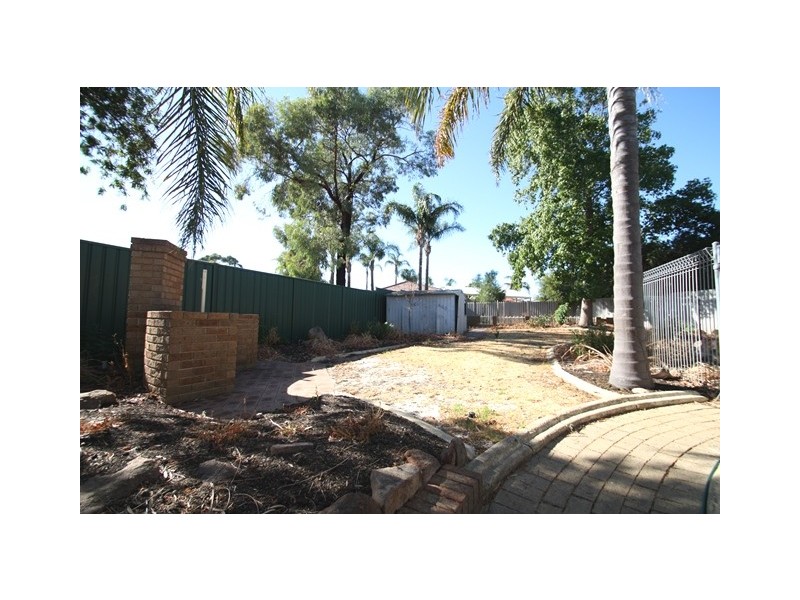 20 Greenham Place, Bibra Lake WA 6163