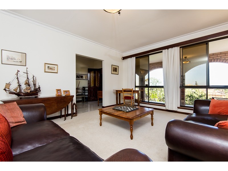 32 Skeahan Street, Spearwood WA 6163