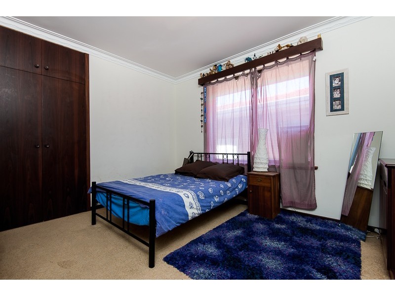 32 Skeahan Street, Spearwood WA 6163