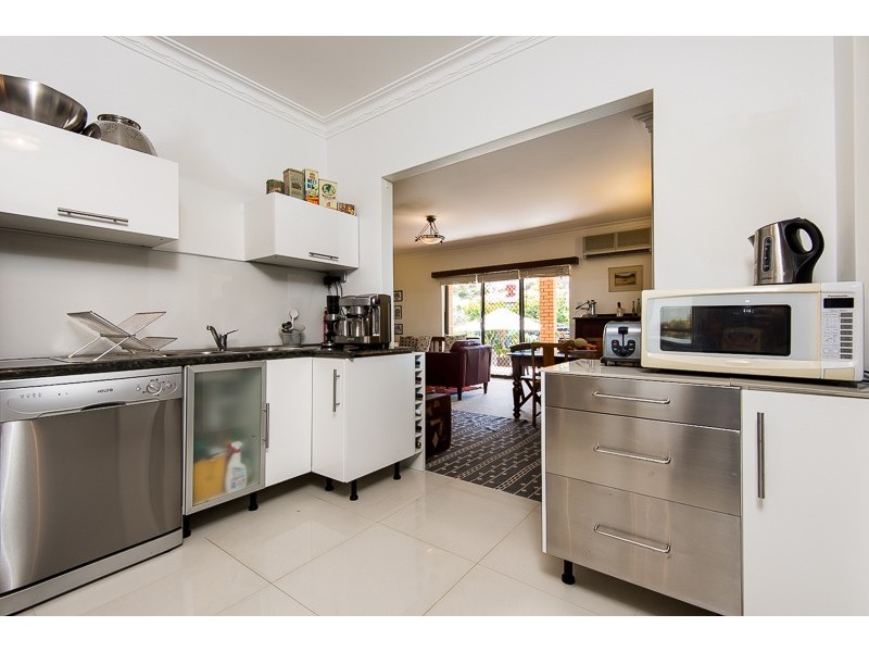 32 Skeahan Street, Spearwood WA 6163