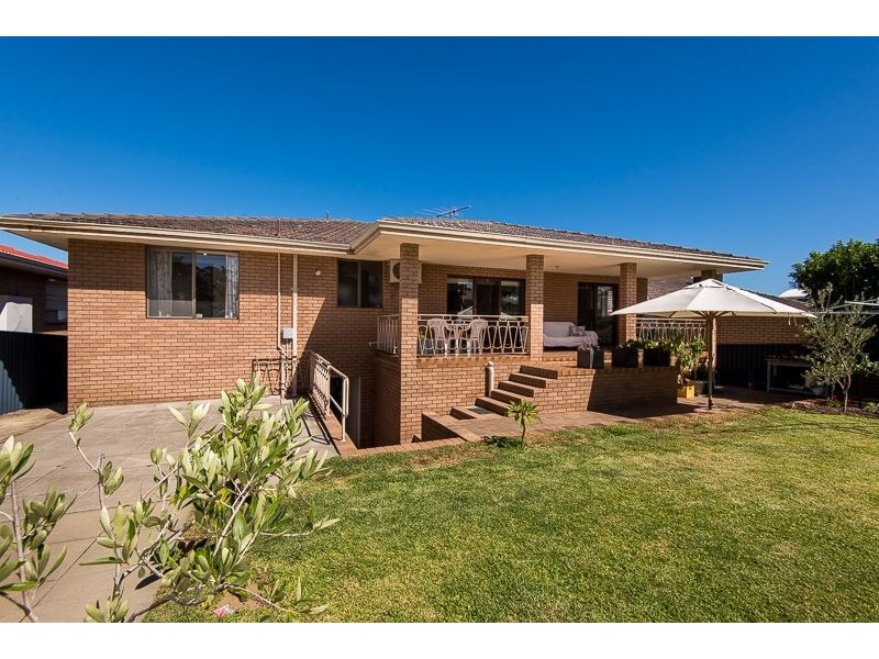 32 Skeahan Street, Spearwood WA 6163