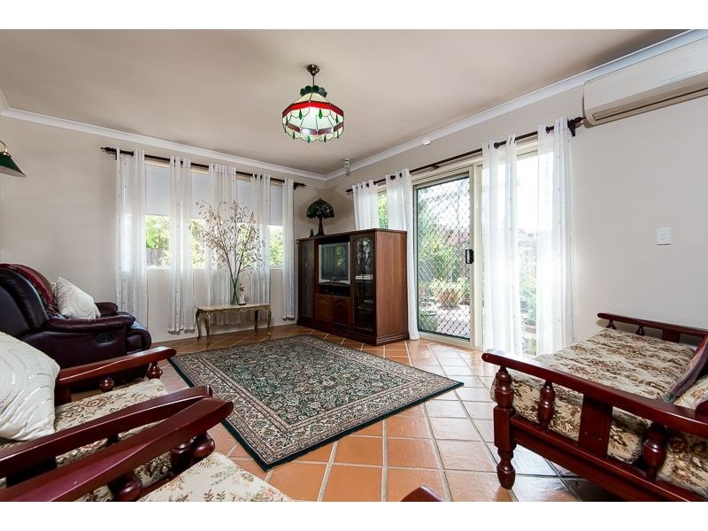 53 Fairbairn Road, Coogee WA 6166