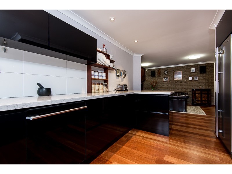 7 Herschell Way, Coogee WA 6166