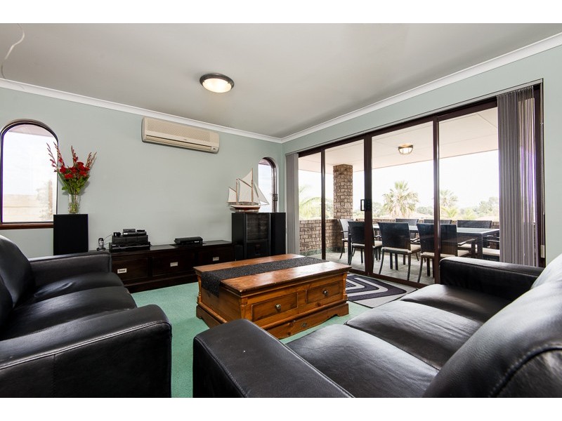 7 Herschell Way, Coogee WA 6166