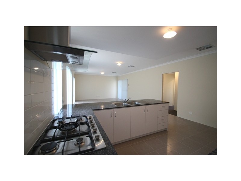 7 Addis Way, Wandi WA 6167
