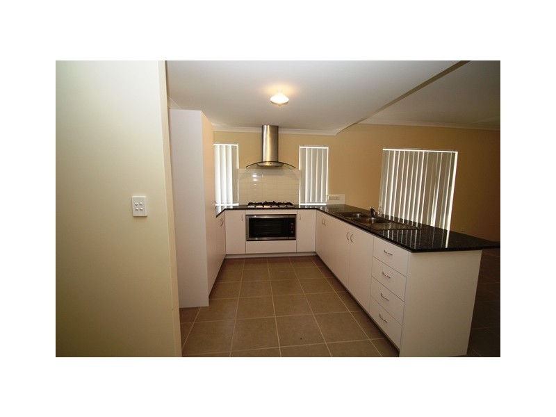 7 Addis Way, Wandi WA 6167