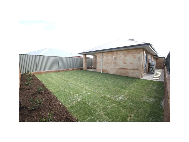 7 Addis Way, Wandi WA 6167
