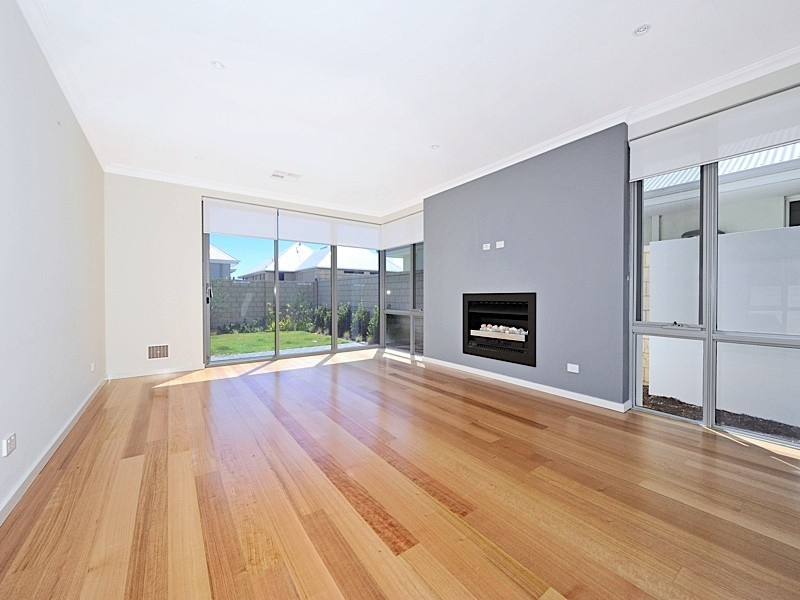 42 Breaksea Drive, North Coogee WA 6163