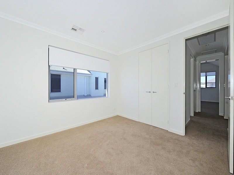 42 Breaksea Drive, North Coogee WA 6163