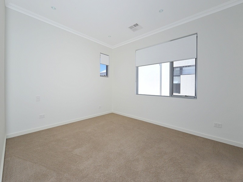 42 Breaksea Drive, North Coogee WA 6163