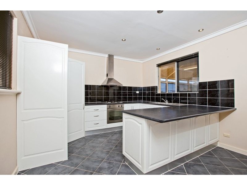 34 Ashbourne Way, Hamilton Hill WA 6163