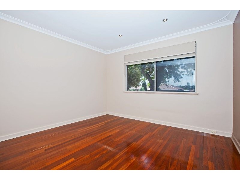 34 Ashbourne Way, Hamilton Hill WA 6163