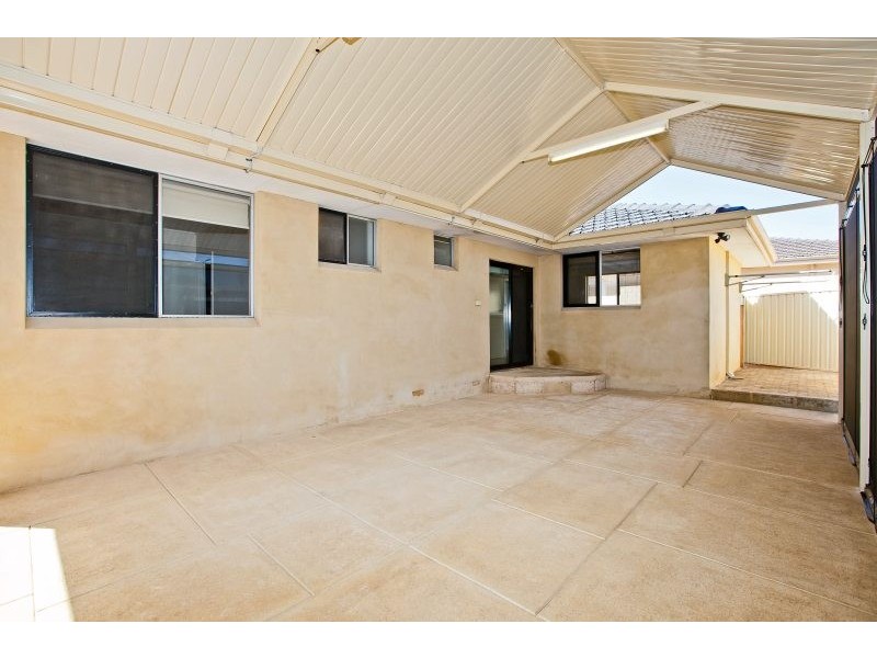 34 Ashbourne Way, Hamilton Hill WA 6163