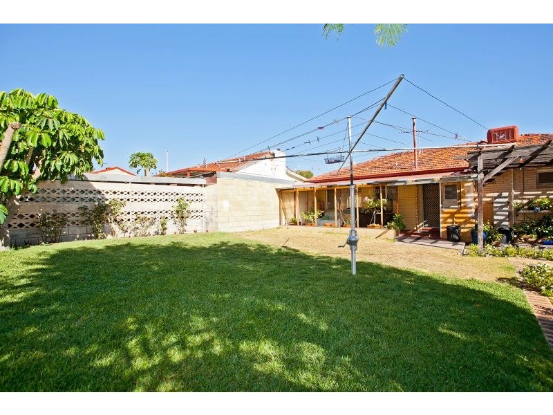 42 Ahern Street, Hamilton Hill WA 6163