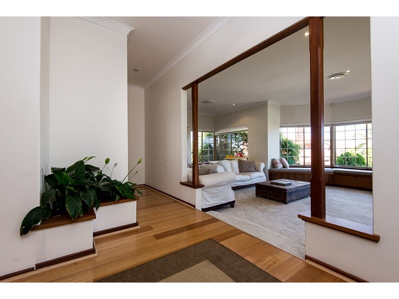 10 Careening Way, Coogee WA 6166