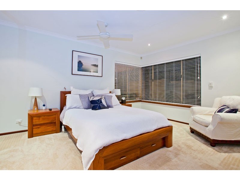 10 Careening Way, Coogee WA 6166