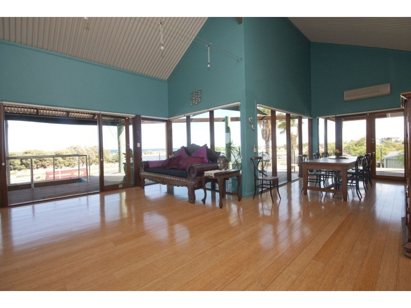 4 Kiesey Street, Coogee WA 6166