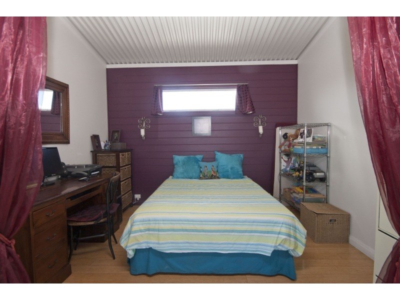 4 Kiesey Street, Coogee WA 6166