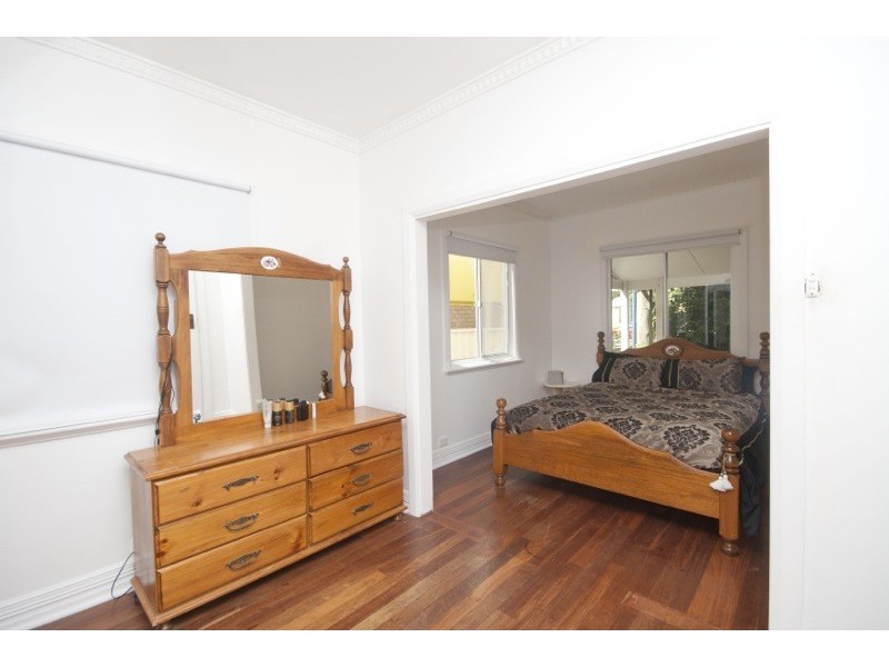 4 Kiesey Street, Coogee WA 6166