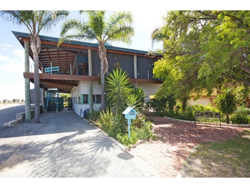 4 Kiesey Street, Coogee WA 6166