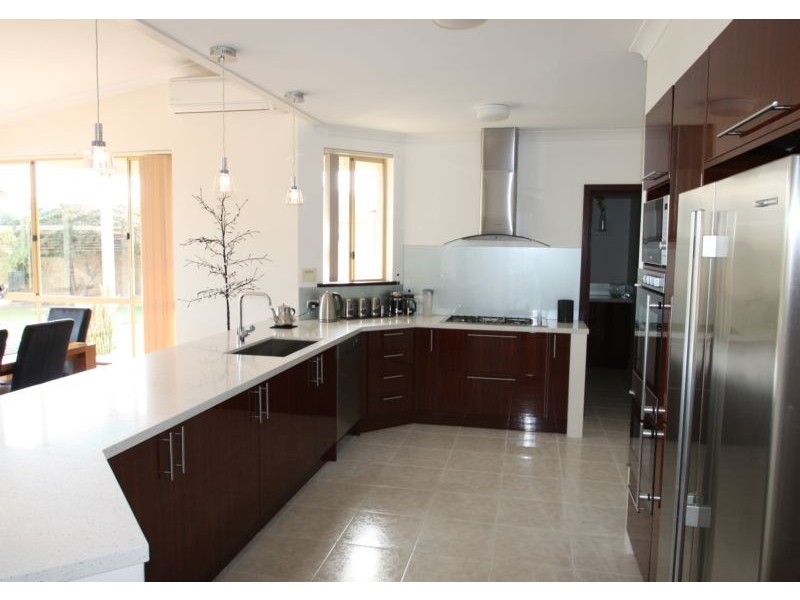 5 Dunk Place, Coogee WA 6166