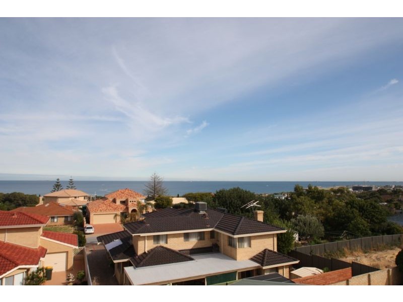 5 Dunk Place, Coogee WA 6166