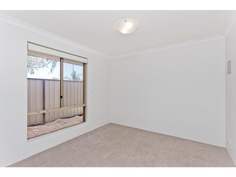 11 Marsh Ct, Swan View WA 6056