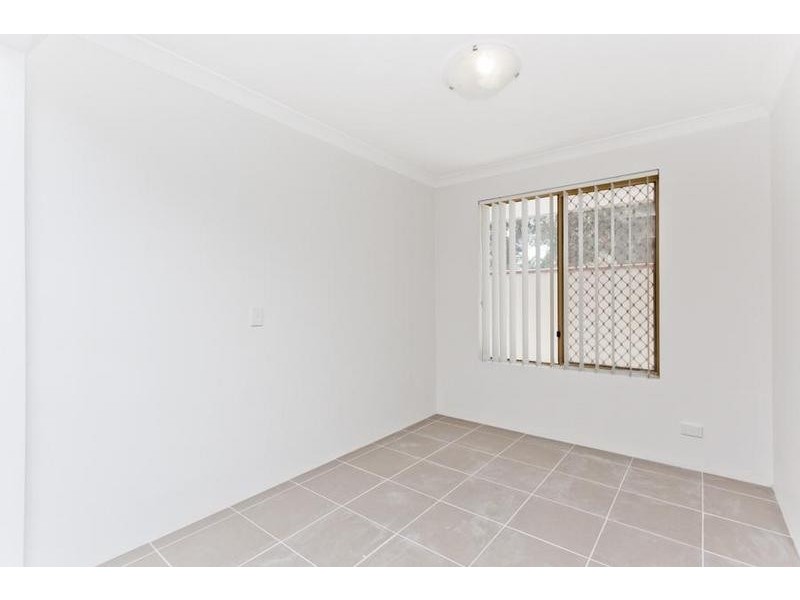 11 Marsh Ct, Swan View WA 6056
